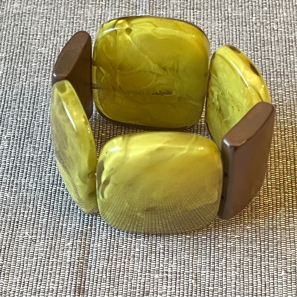 Chunky Sexy Green Faux Stone Resin & Brown Walnut Wood Stretchy Bracelet